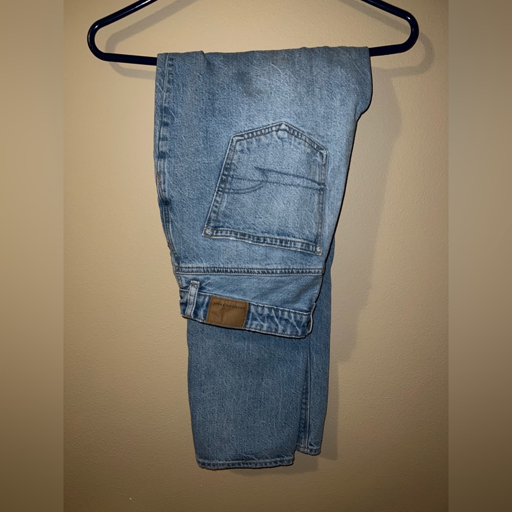 American Eagle - Real Good Jeans - Mom Jeans - Size 2 Regular